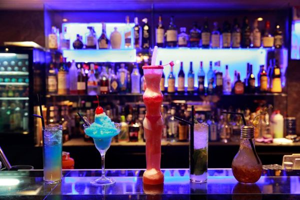 (已售) 灣仔4500呎大型本地酒吧餐廳頂讓